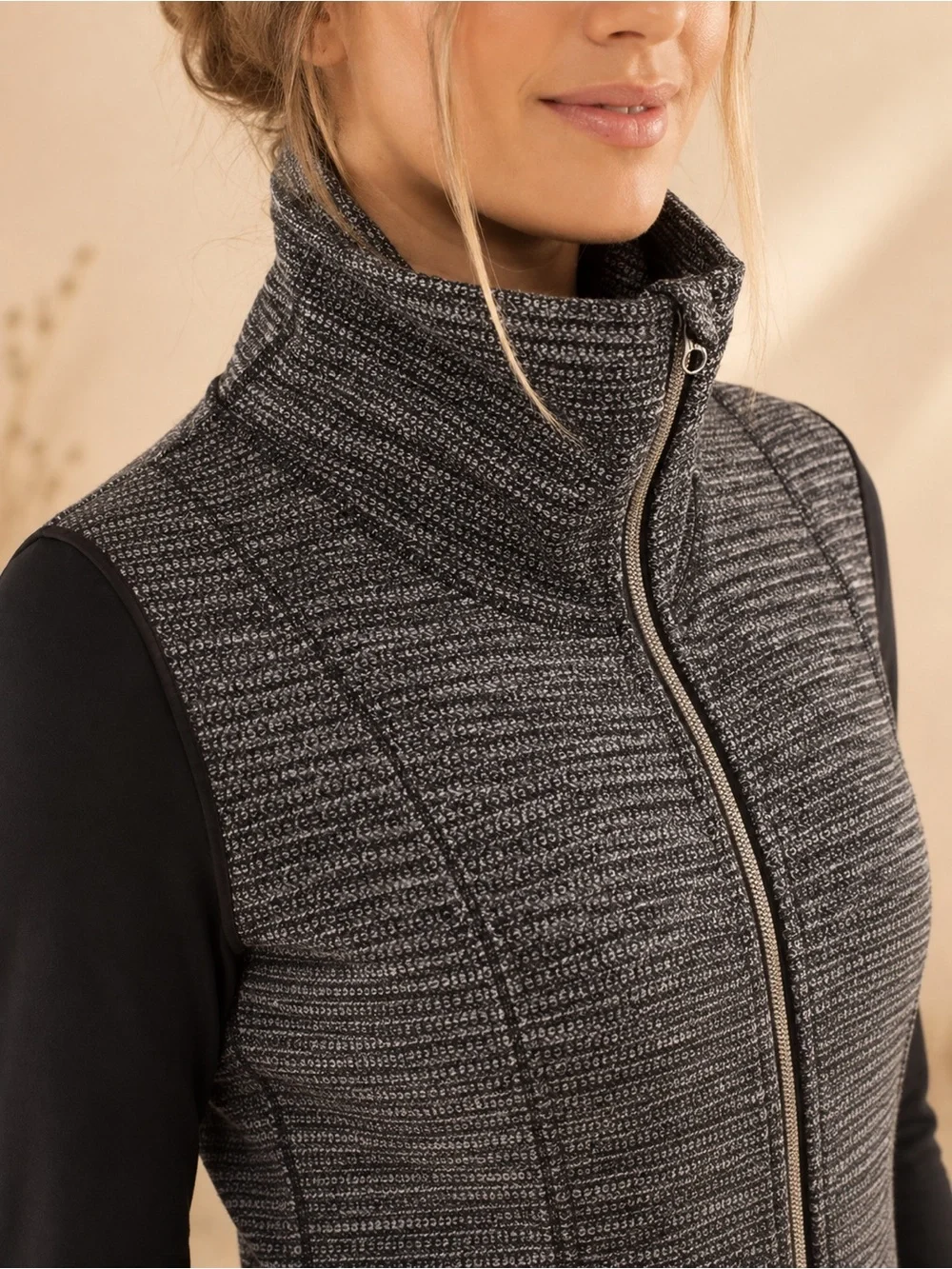Lululemon Daily Yoga Women Jacket in Coco Pique Black